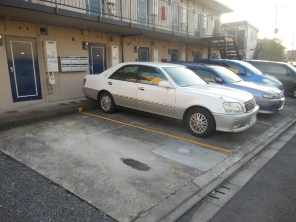 駐車場(★敷地内に車が置けますよ★)