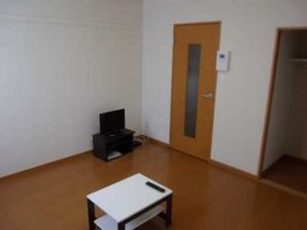 リビング・居室(設備・仕様は号室により異なる為、現況を優先致します。)