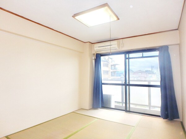 リビング・居室(★６帖の和室★)