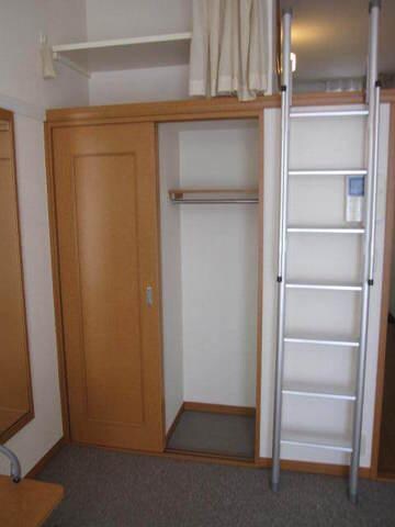 物件内観写真8　(★クローゼットとはしご★)