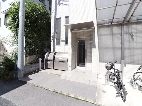 エントランス(エントランス)