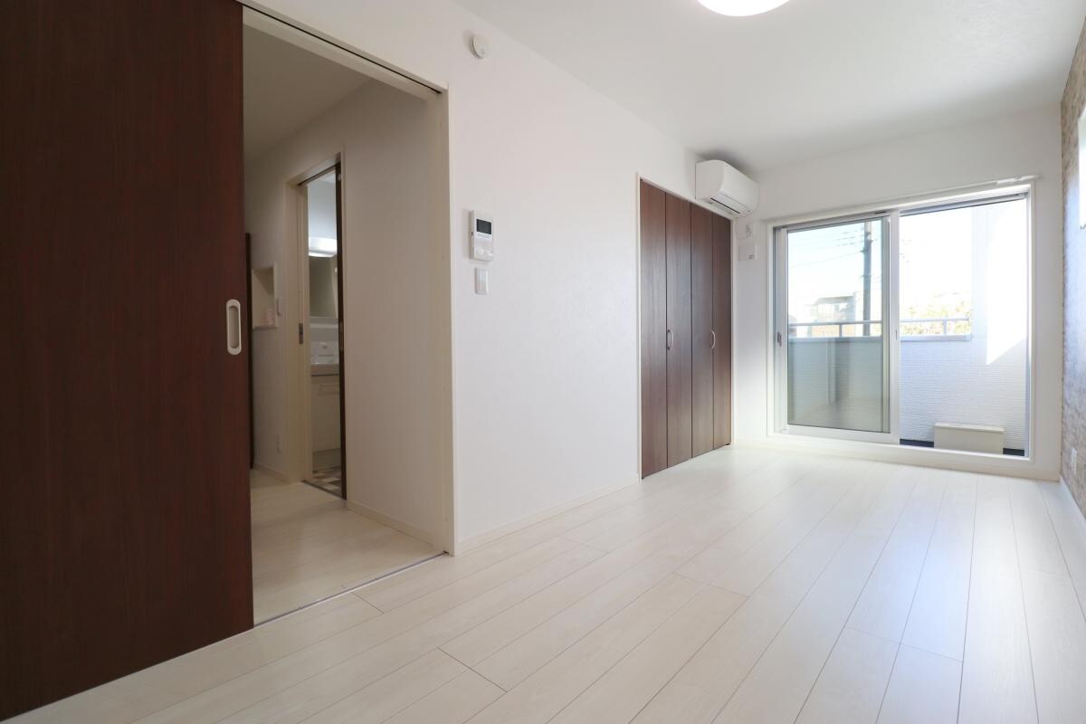 物件内観写真8　(リビング/居室)