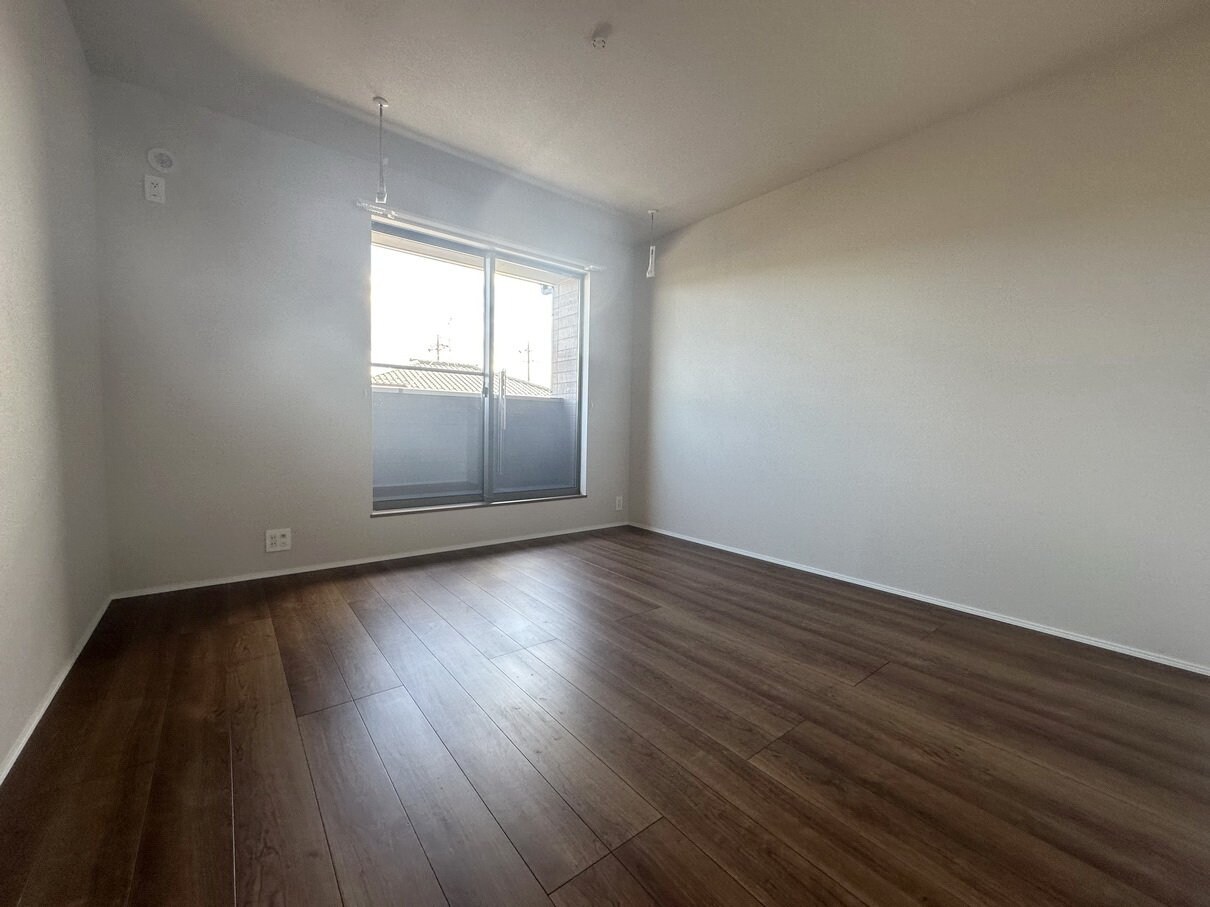 物件内観写真3　(リビング/居室)