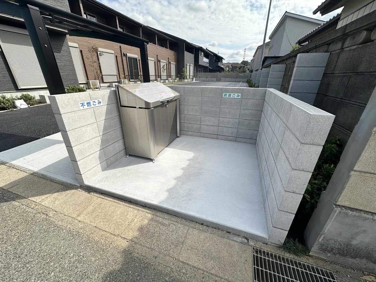 物件内観写真15　(ゴミ置き場)