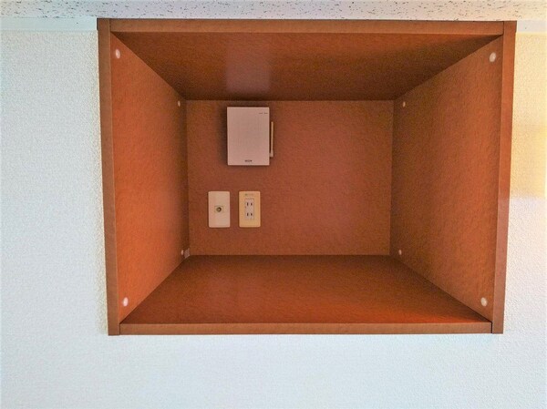 設備(ロフトのテレビ台)