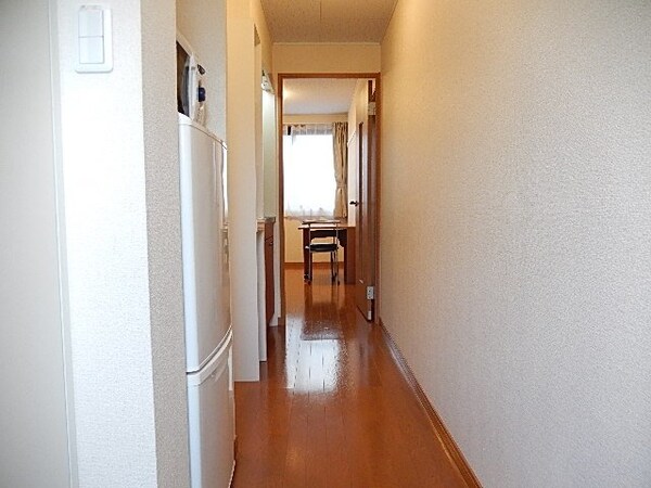 玄関(すっきりとした廊下)