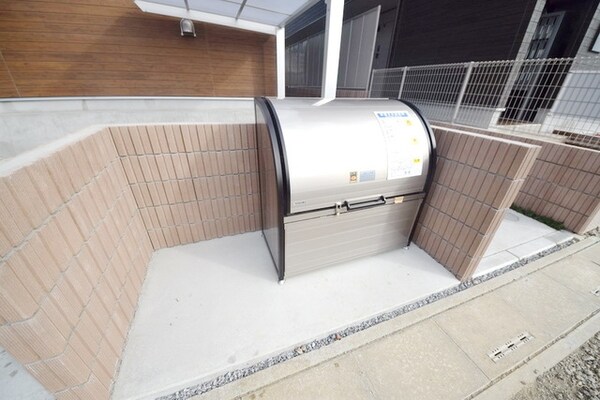 共有部分(ゴミ置き場)