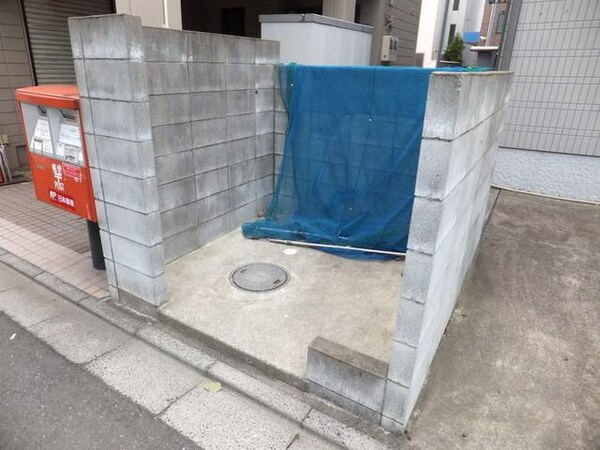 共有部分(敷地内ゴミ置き場)