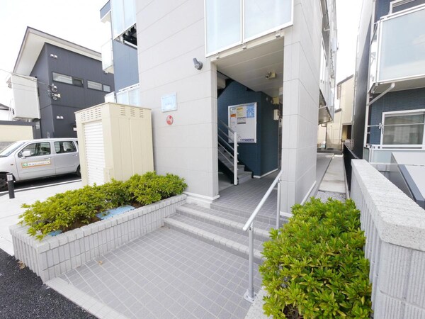 エントランス(庭)