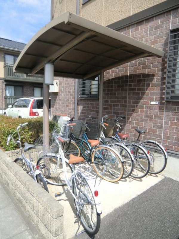 共有部分(屋根付駐輪場)
