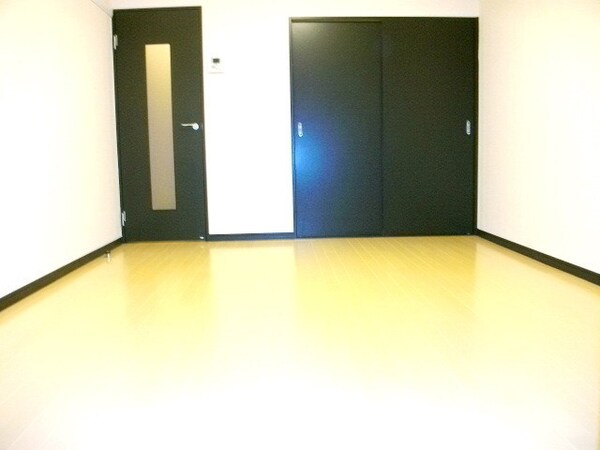 その他室内・内装(９帖の広々洋室)