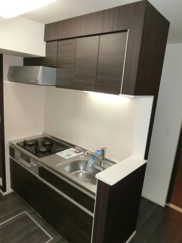 キッチン(３口コンロ付システムキッチン)