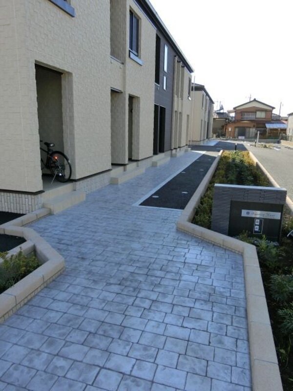 エントランス(玄関前)