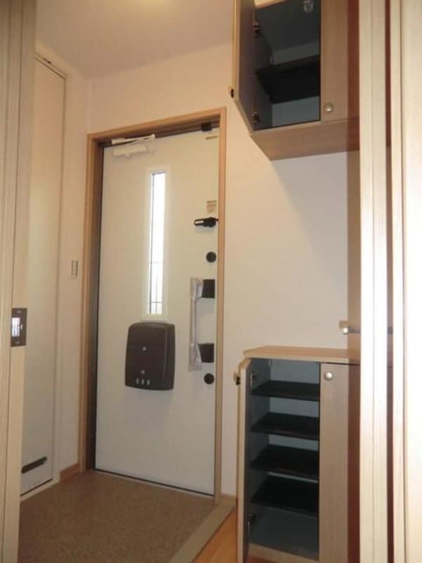 玄関(シューズボックス完備)