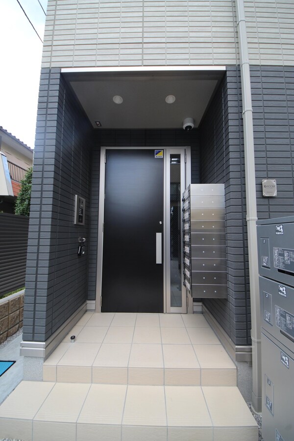 エントランス(駐車場)