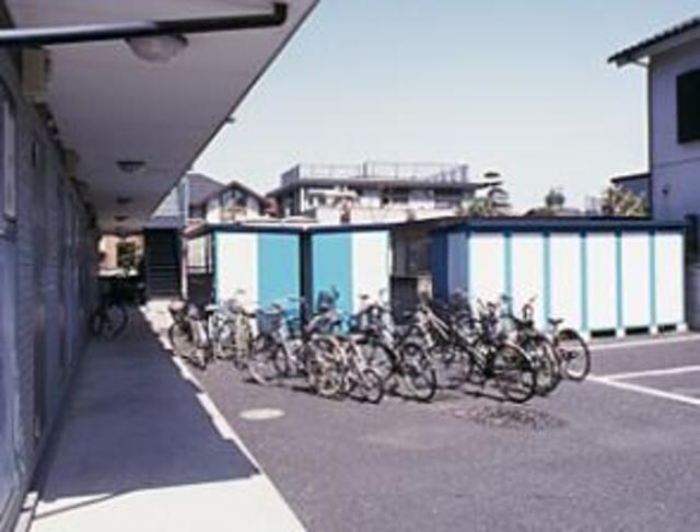 物件内観写真14　(★エントランス近くの駐輪場★)