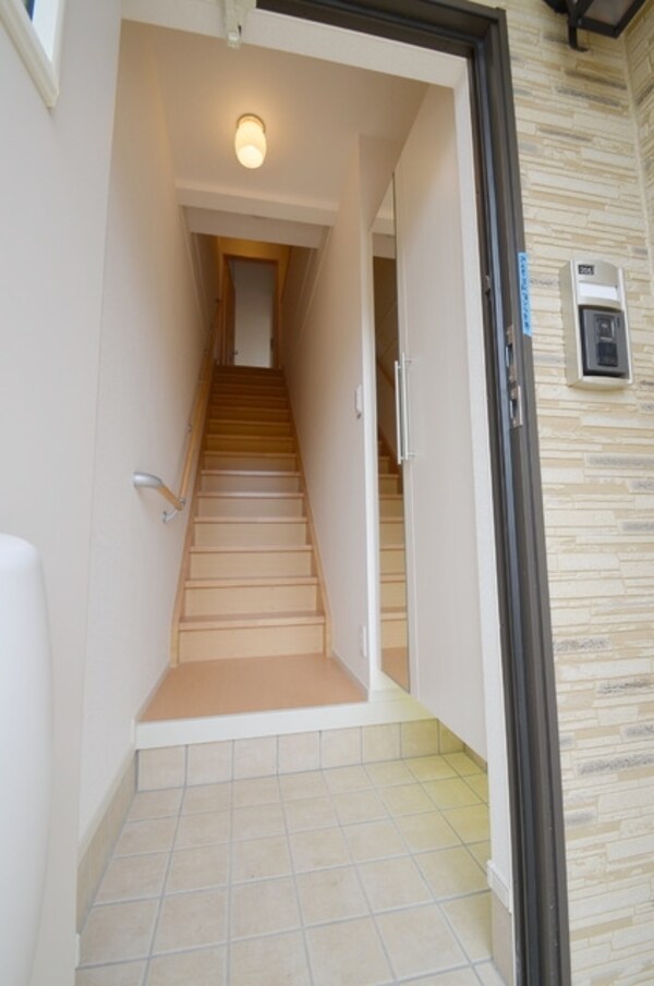 玄関(※同タイプイメージ写真です。)