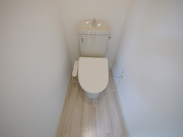 トイレ(★シャワー付きトイレにかえました★)