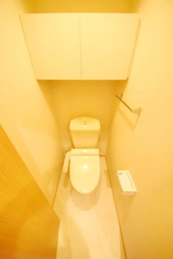 トイレ(同型のイメージ写真です。)