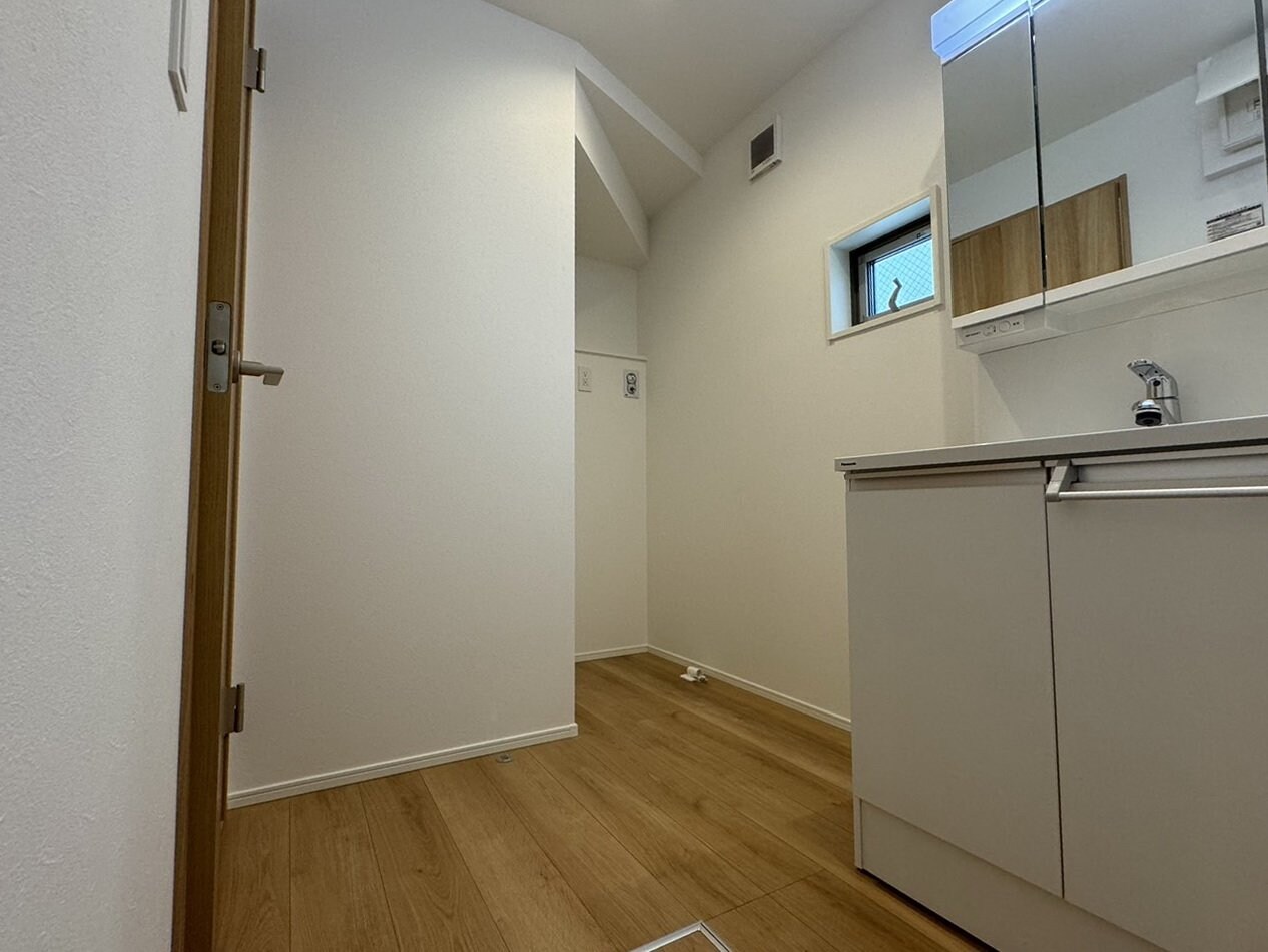 物件内観写真10　(収納)