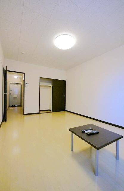 物件内観写真7　(居室スペース)