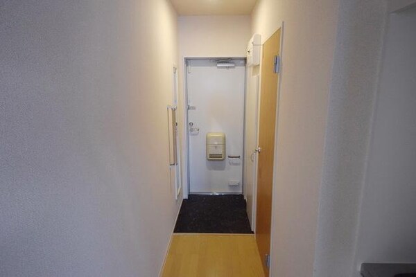 玄関(シューズボックスあります♪)