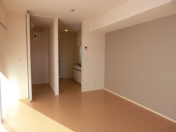 その他室内・内装(エアコン完備、広々１０帖の洋室)