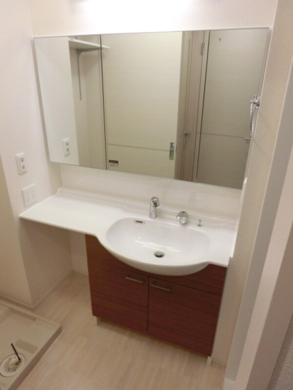 洗面(大きな鏡が嬉しいシャンプードレッサー)