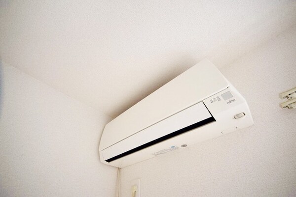 設備(エアコン付)