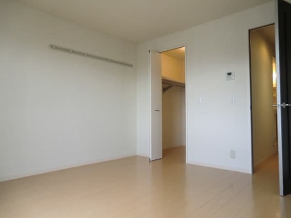 リビング・居室(※別号室参考写真です)