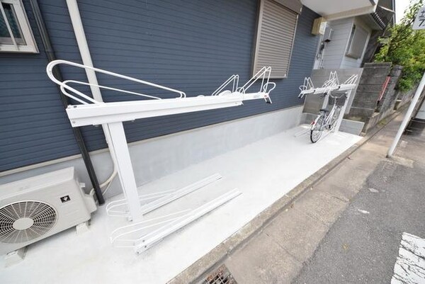 庭(敷地内駐輪場)