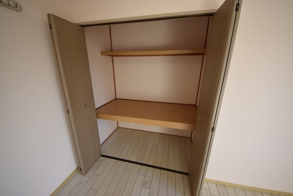 収納(※反転タイプ別室参考写真です)