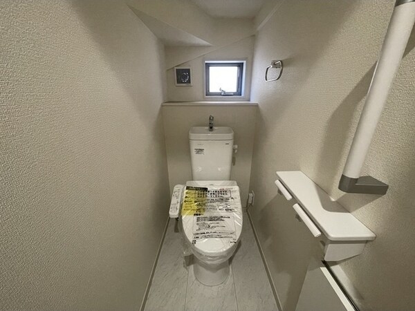 トイレ(1F)