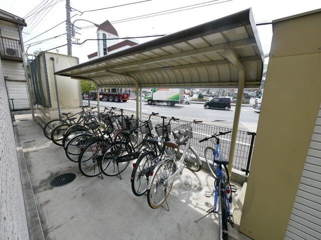 物件内観写真12　(★屋根付き駐輪場★)