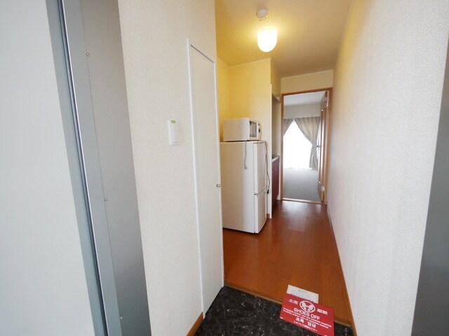 物件内観写真3　(★玄関★ご入居お待ちしております★)