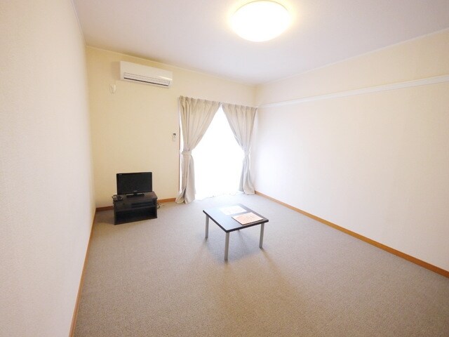 物件内観写真8　(★リビング★)