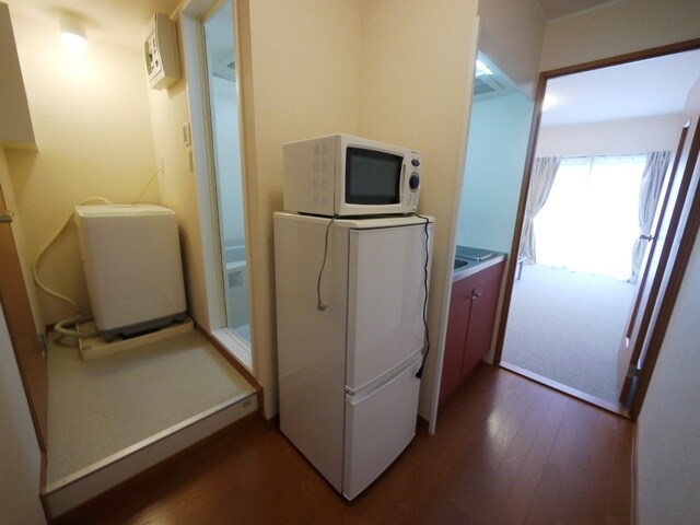 物件内観写真10　(★設備の冷蔵庫、電子レンジ、洗濯機★)