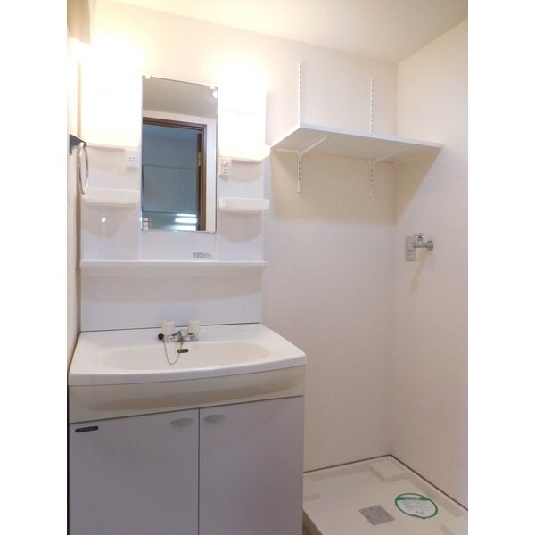 物件内観写真7　(★明るい洗面台★)