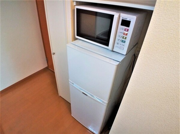 設備(電子レンジと冷蔵庫)