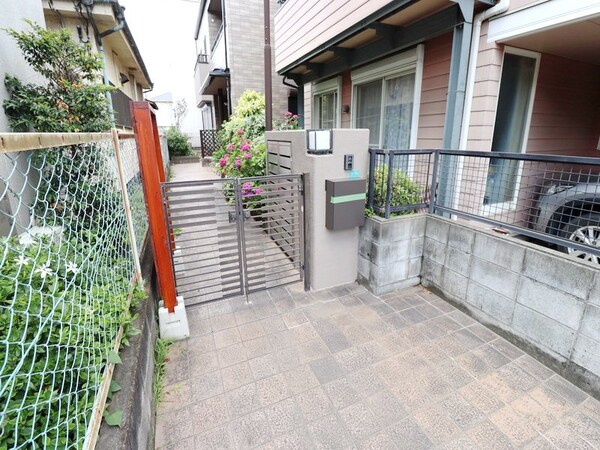 エントランス(庭)
