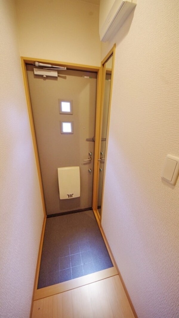 玄関(別号室仕様写真)