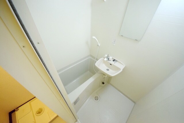 物件内観写真4　(バスルーム)