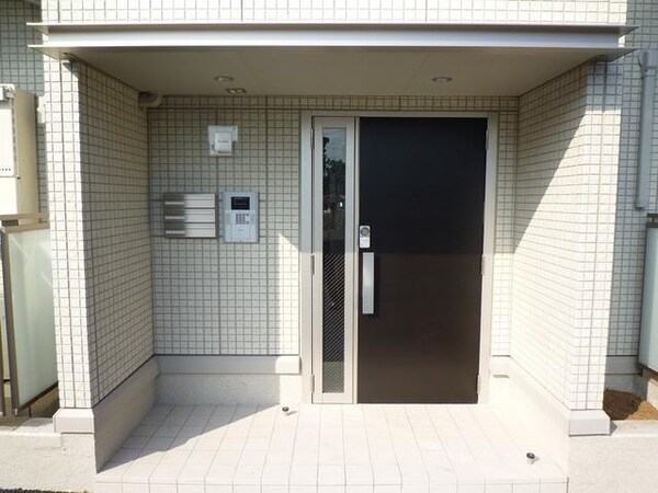 エントランス(オートロック付き)