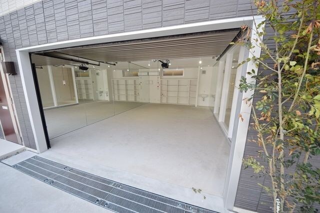 物件内観写真10　(ガレージ)