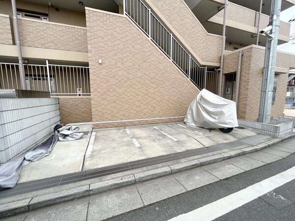 共有部分(バイク置き場)