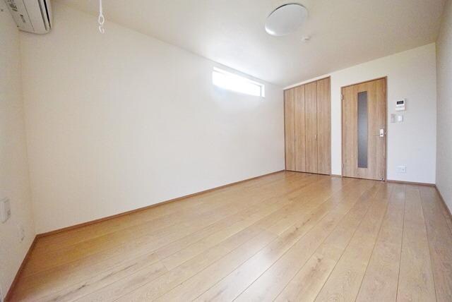 物件内観写真2　(洋室)