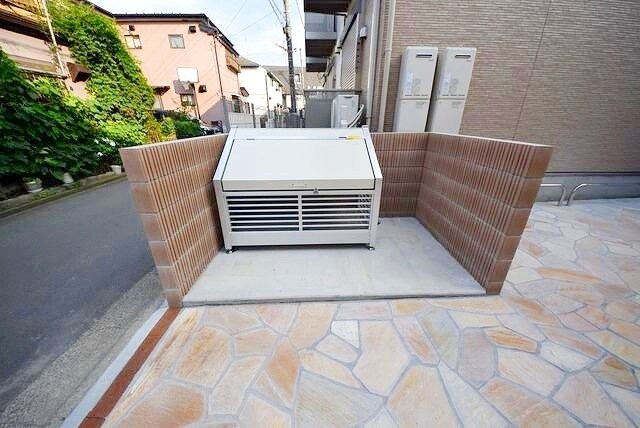 物件内観写真6　(ゴミ集積所)