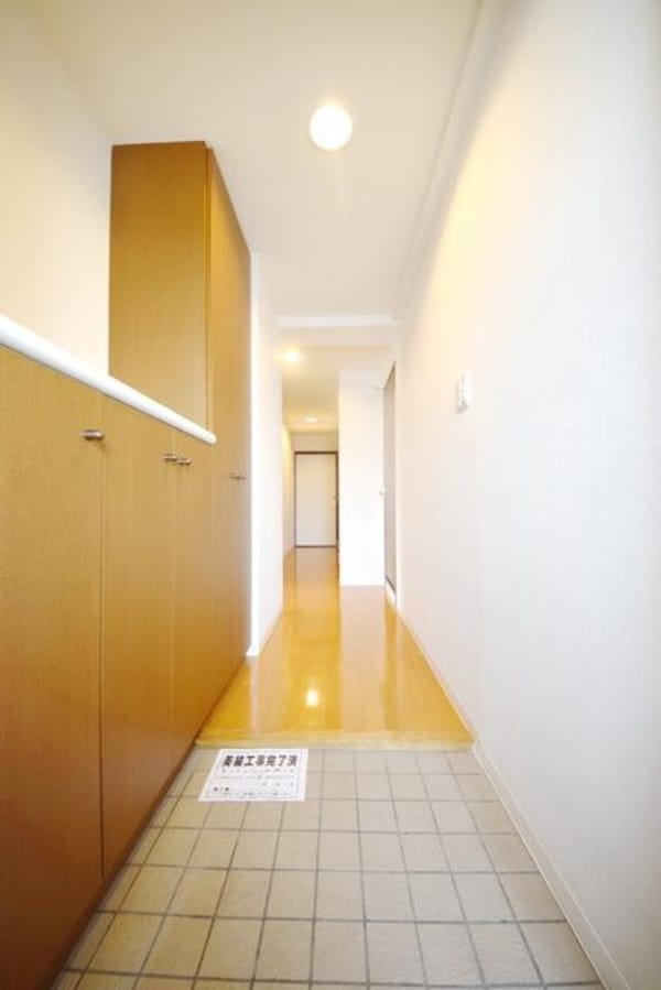 玄関(シューズボックスあります♪)