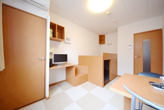 物件内観写真2　(居室♪)