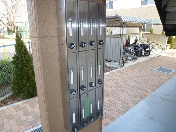 エントランス(集合ポスト)